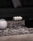 Küre Orta Sehpa beyaz top ve siyah zar ayaklı model