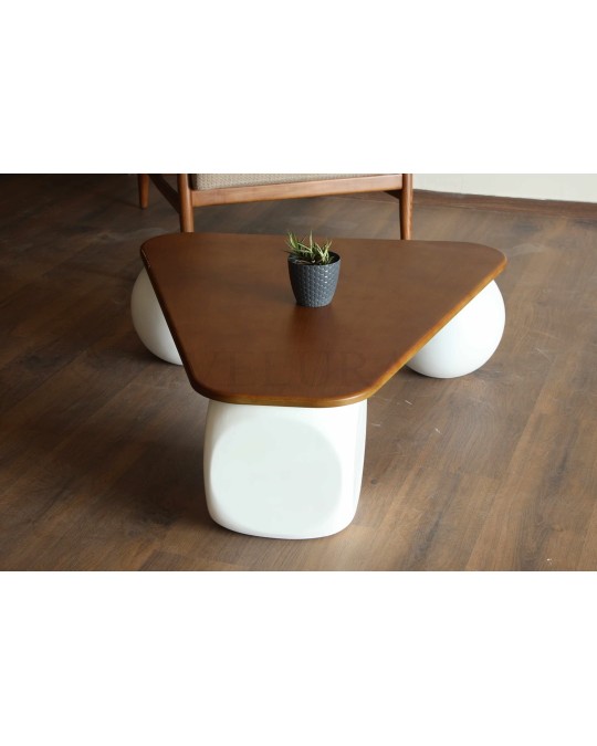 Şık ve Modern Üçgen MDF Orta Sehpa