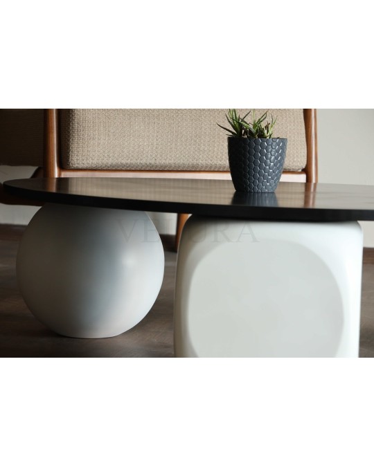Minimalist Siyah Yuvarlak Orta Sehpa Modeli