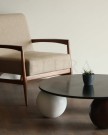 Modern siyah beyaz ceviz detaylı yuvarlak sehpa modeli