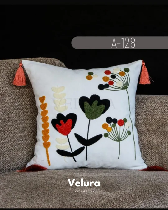 Keten Kumaş ve Nakış İşlemeli Desenli Kırlent - A128