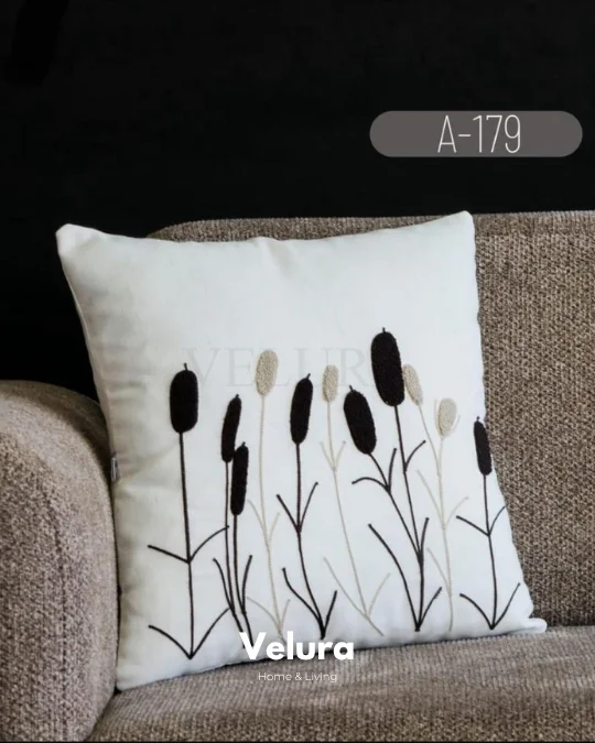 Keten Kumaş ve Nakış İşlemeli Desenli Kırlent - A179