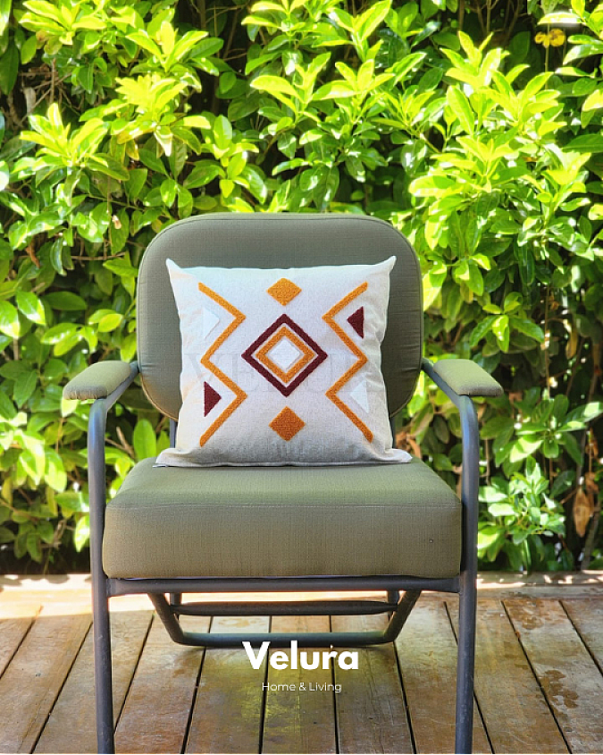 Keten Kumaş ve Nakış İşlemeli Desenli Kırlent - A18