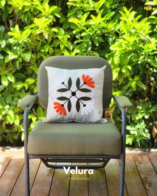 Keten Kumaş ve Nakış İşlemeli Desenli Kırlent - A9