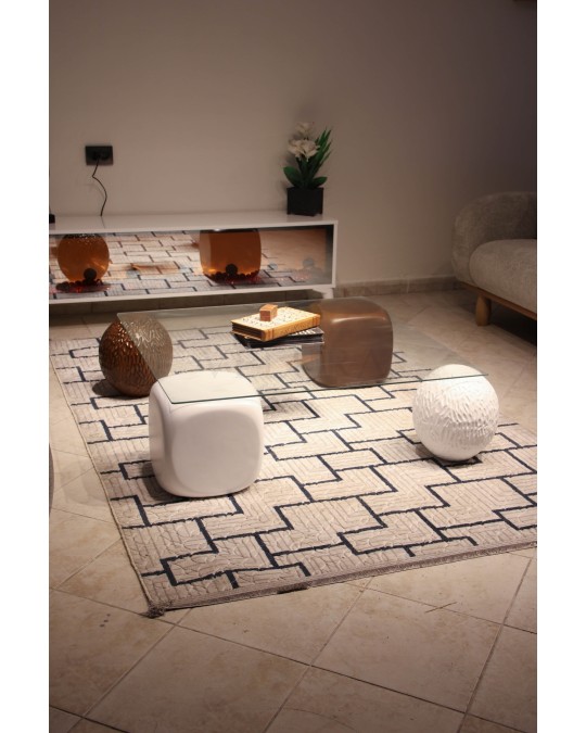 Küre Orta Sehpa – Cam ve MDF tabla seçenekli modern orta sehpa modeli Küre Orta Sehpa – Cam ve MDF tablalı, kaplama ve düz renk alternatifli üç ayaklı sehpa