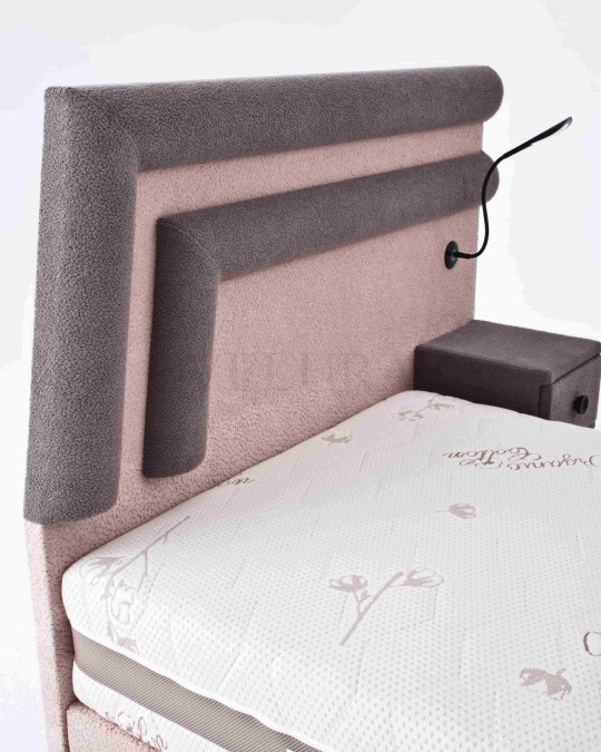 Natura Baza - Başlık