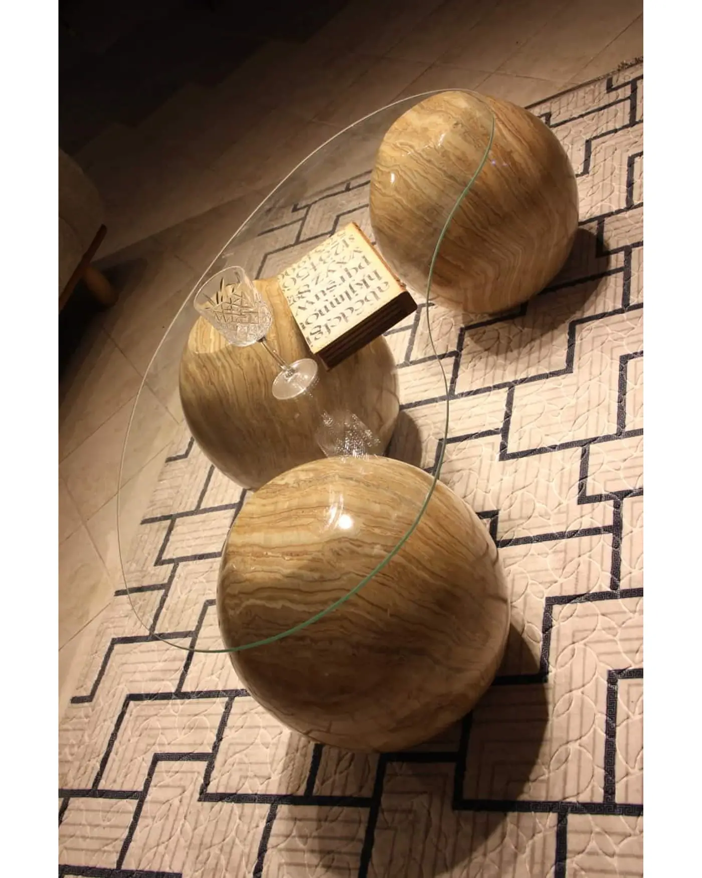 41 cm Traverten Sehpa Şeffaf Cam - Velura Home