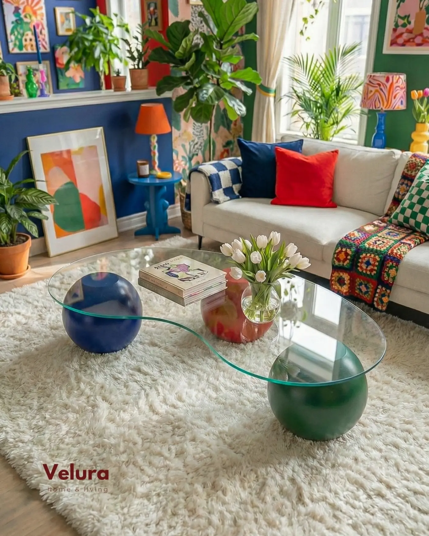 Küre Orta Sehpa - Dopamin Şeffaf Camlı | Velura Home Küre Orta Sehpa yeşil kırmızı mavi top gövde ve şeffaf cam detaylı modern orta sehpa dopamin