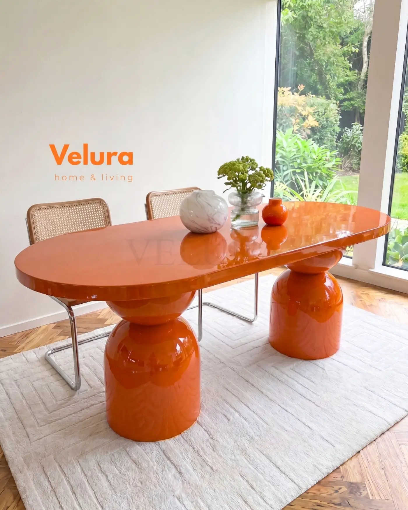 Lura turuncu yemek masası oval tabla ve dekoratif ayak formu