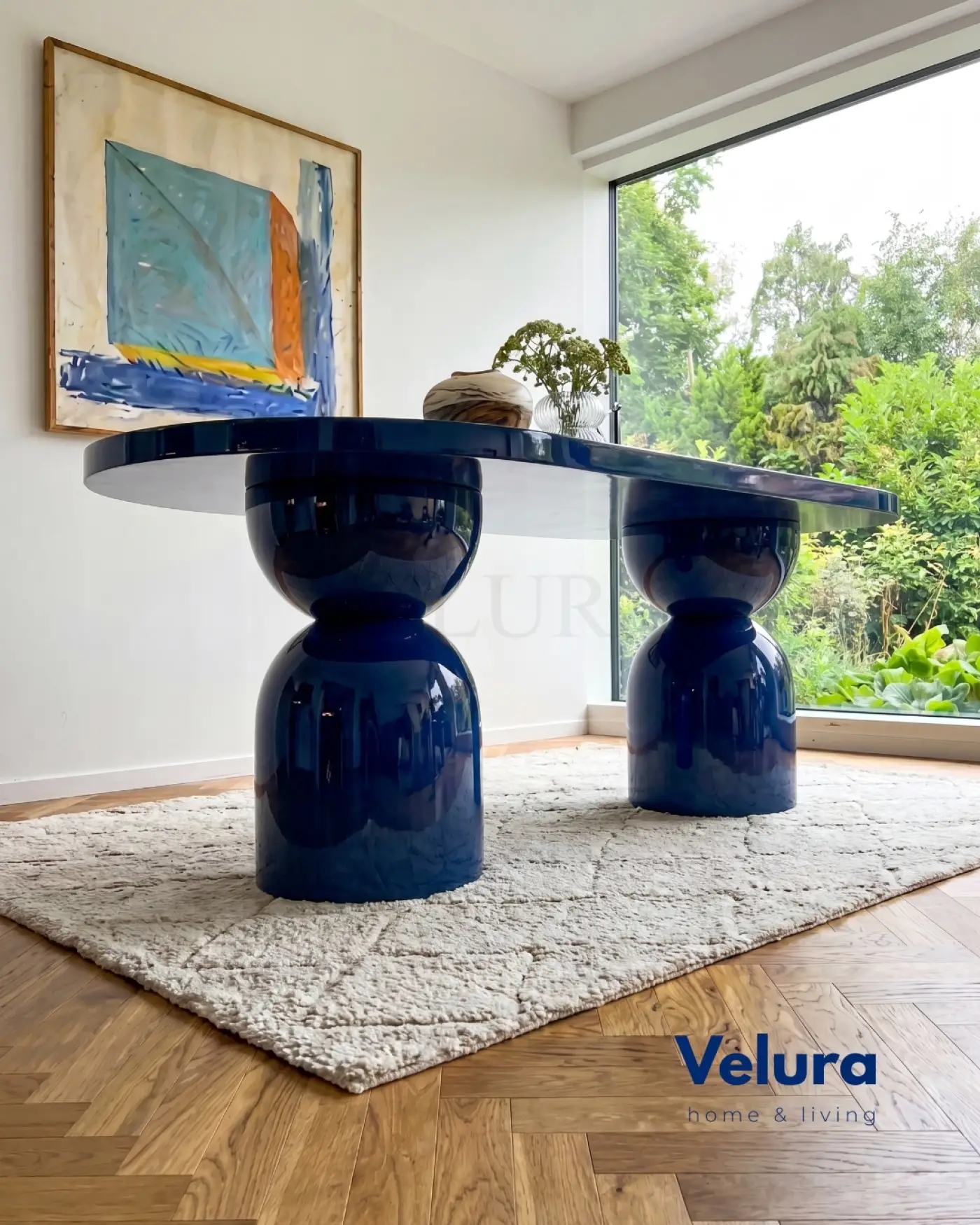 Fiberglas ayaklı lacivert Lura masa modern yemek odası tasarımı