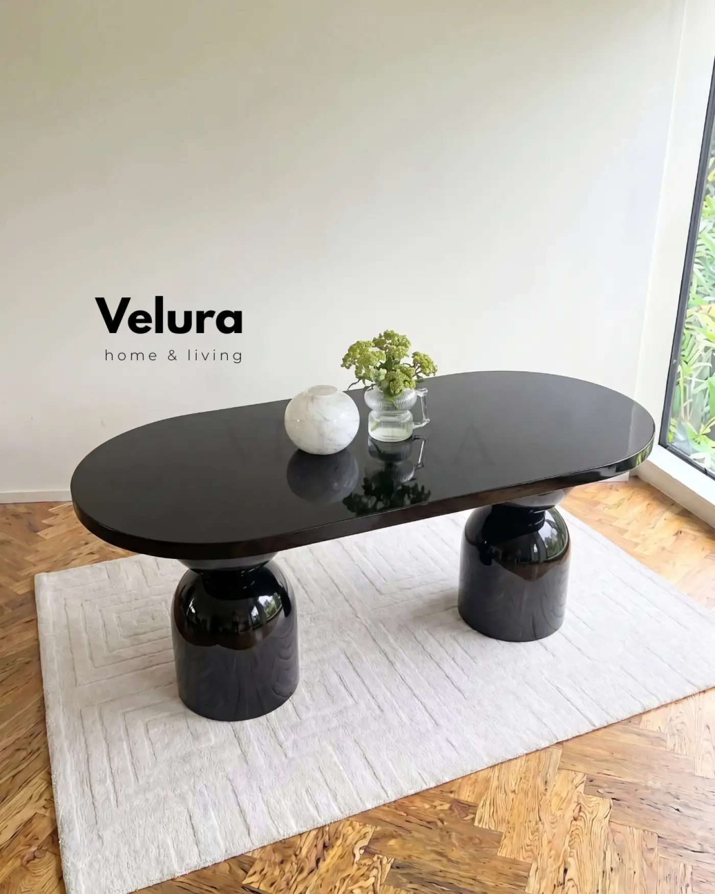 Fiberglas ayaklı siyah Lura masa modern yemek alanı tasarımı