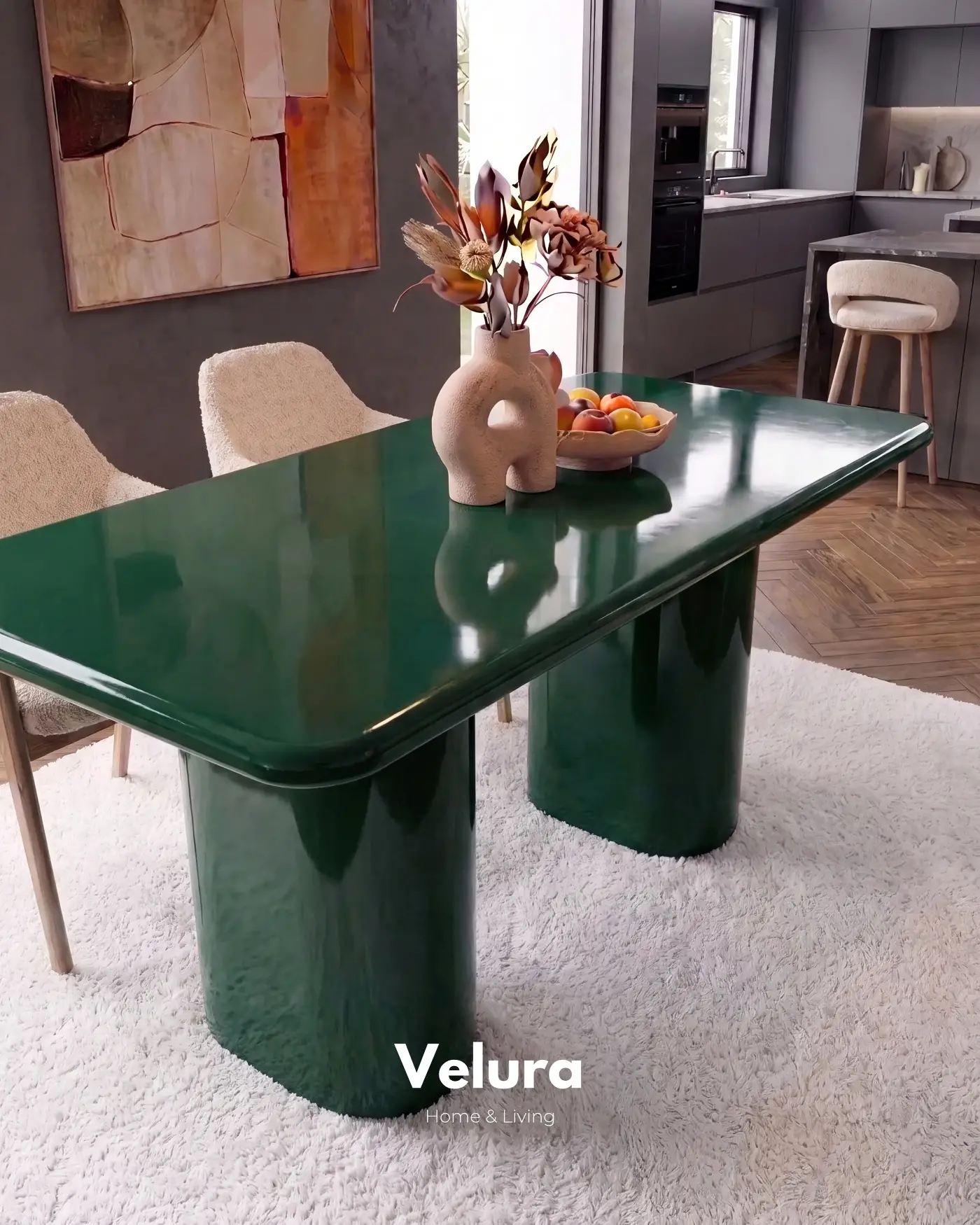 Heykelsi ayaklı yeşil tasarım yemek masası